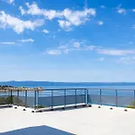 Beachfront Studio Seashell Residence Srzic