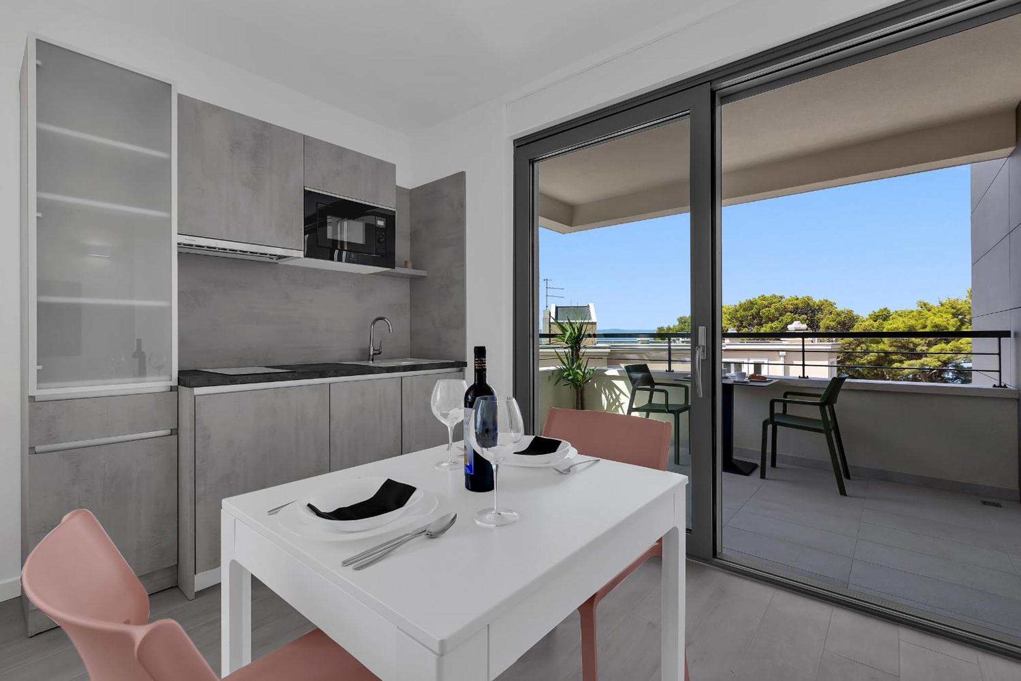 Beachfront Seashell Srzic Apartment Makarska