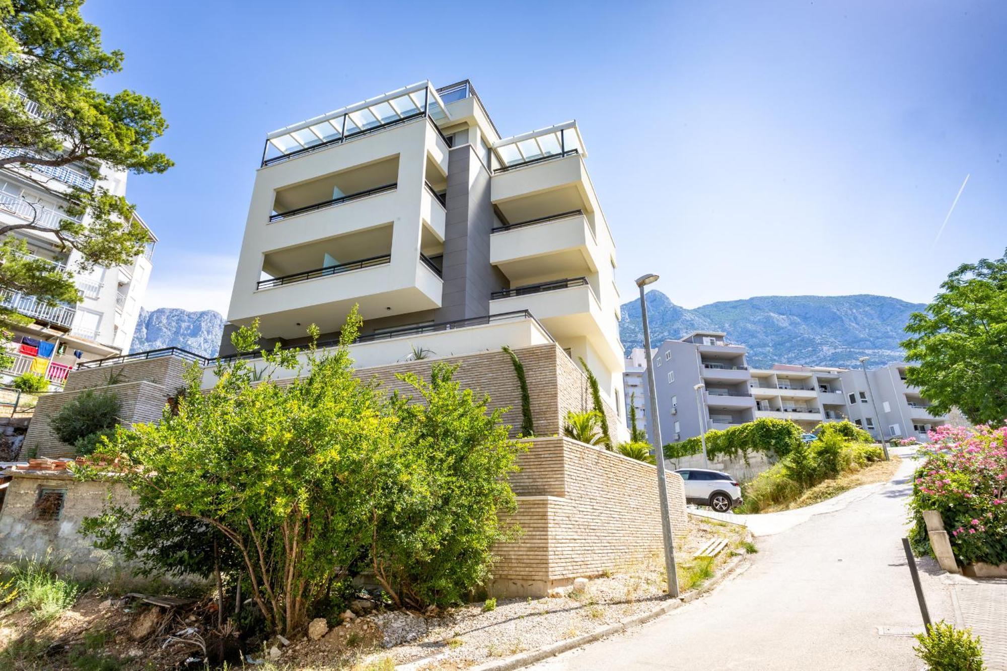 Beachfront Seashell Srzic Apartment *